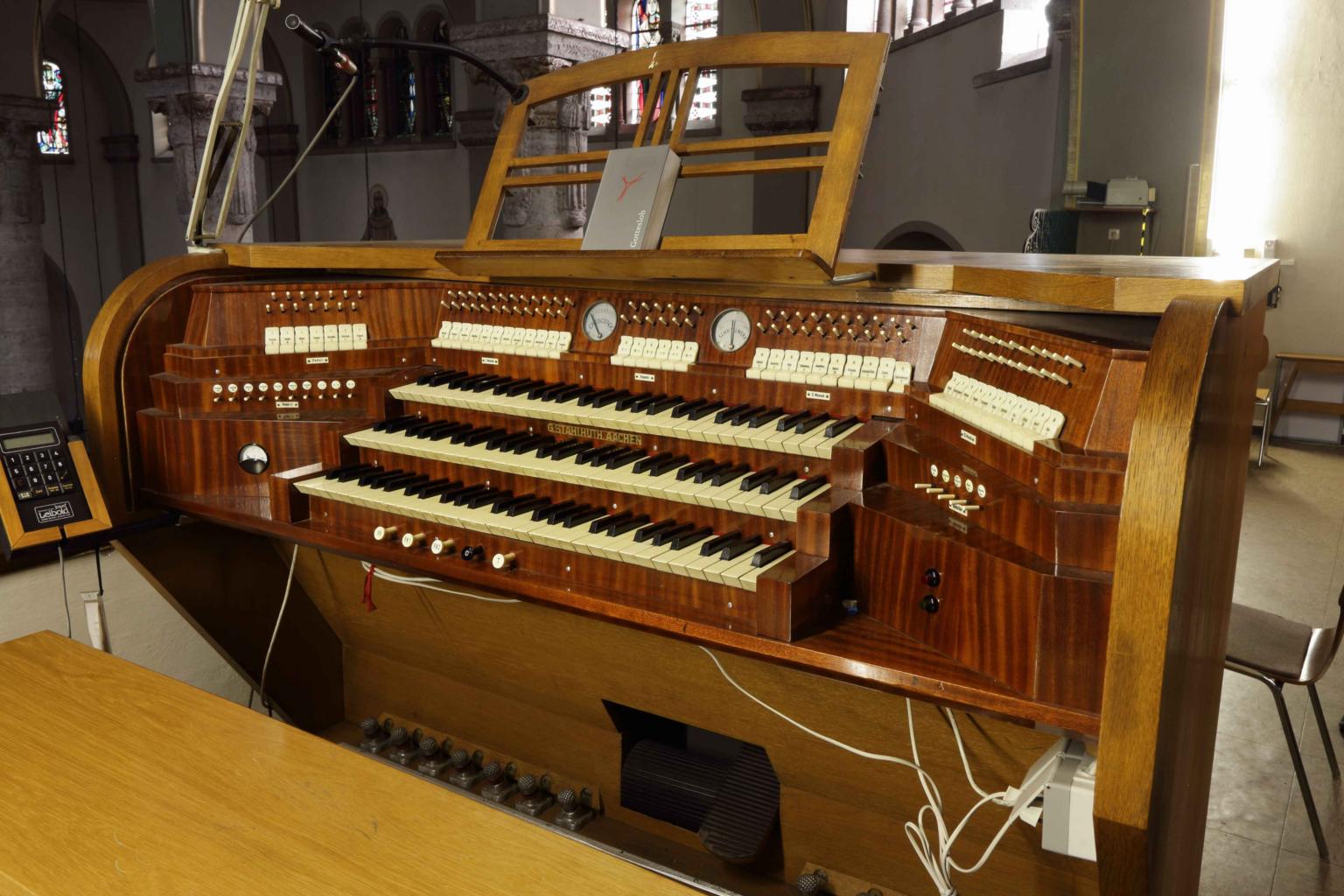 Orgel St. Heinrich, Spieltisch (c) Werner Eschbach