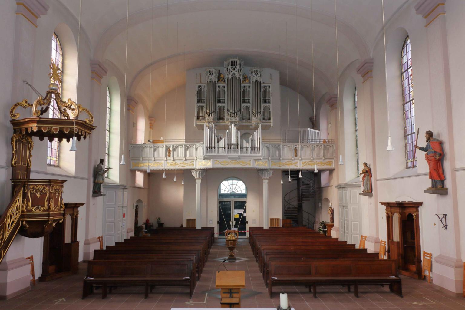 Orgel St. Margareta, Kirche mit Orgelbühne (c) Werner Eschbach