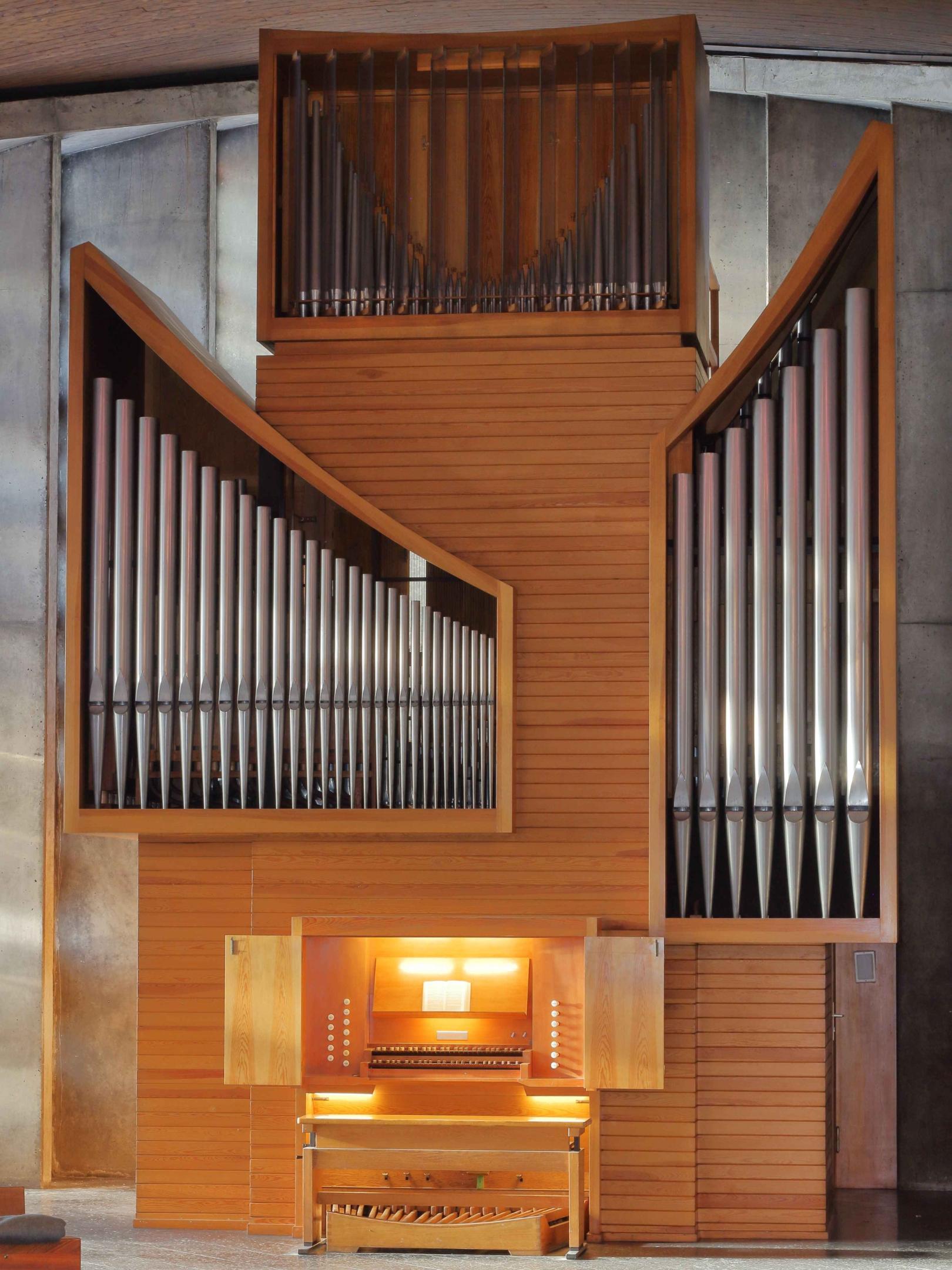 Orgel Pius-Lukas-Kirche, Gesamtansicht (c) Werner Eschbach