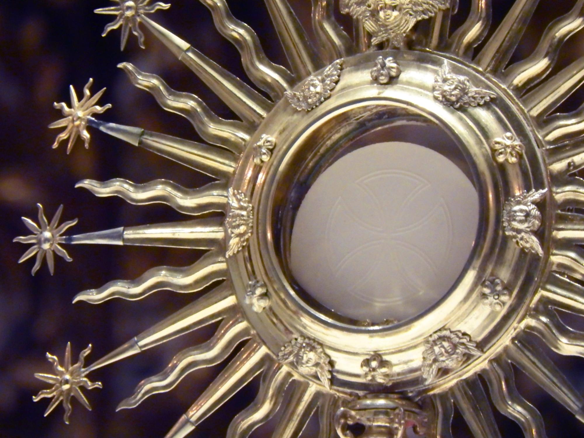 eucharist-3215813_by_davideucaristia_cc0-gemeinfrei_pixabay_pfarrbriefservice